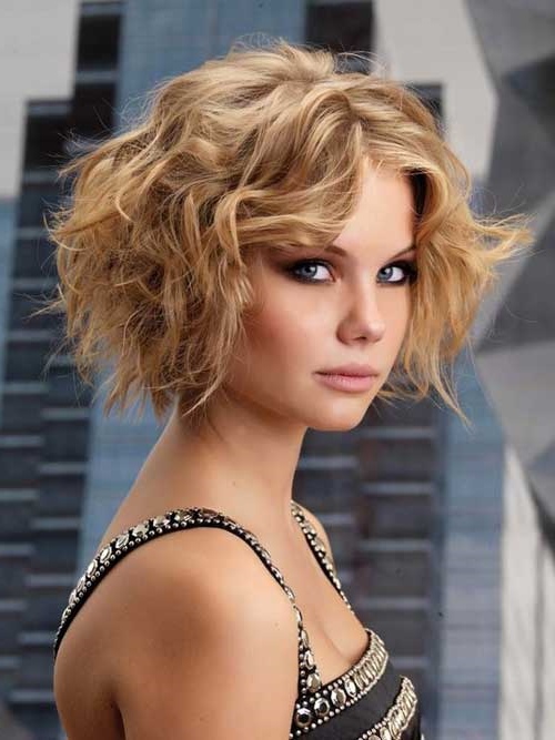 13 Messy Hairstyles for Curly Hair