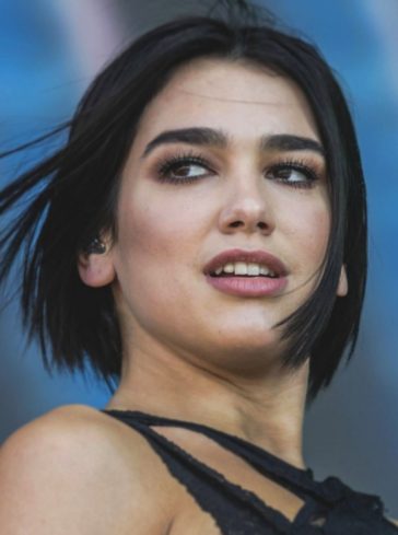 14 Charming Short Hairstyles for Brunettes
